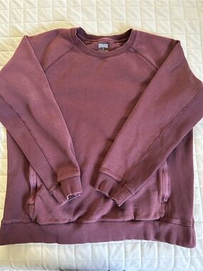 Duluth Trading Womens XL Burgundy  Pullover Crewneck Stretch Sides Zip Pockets